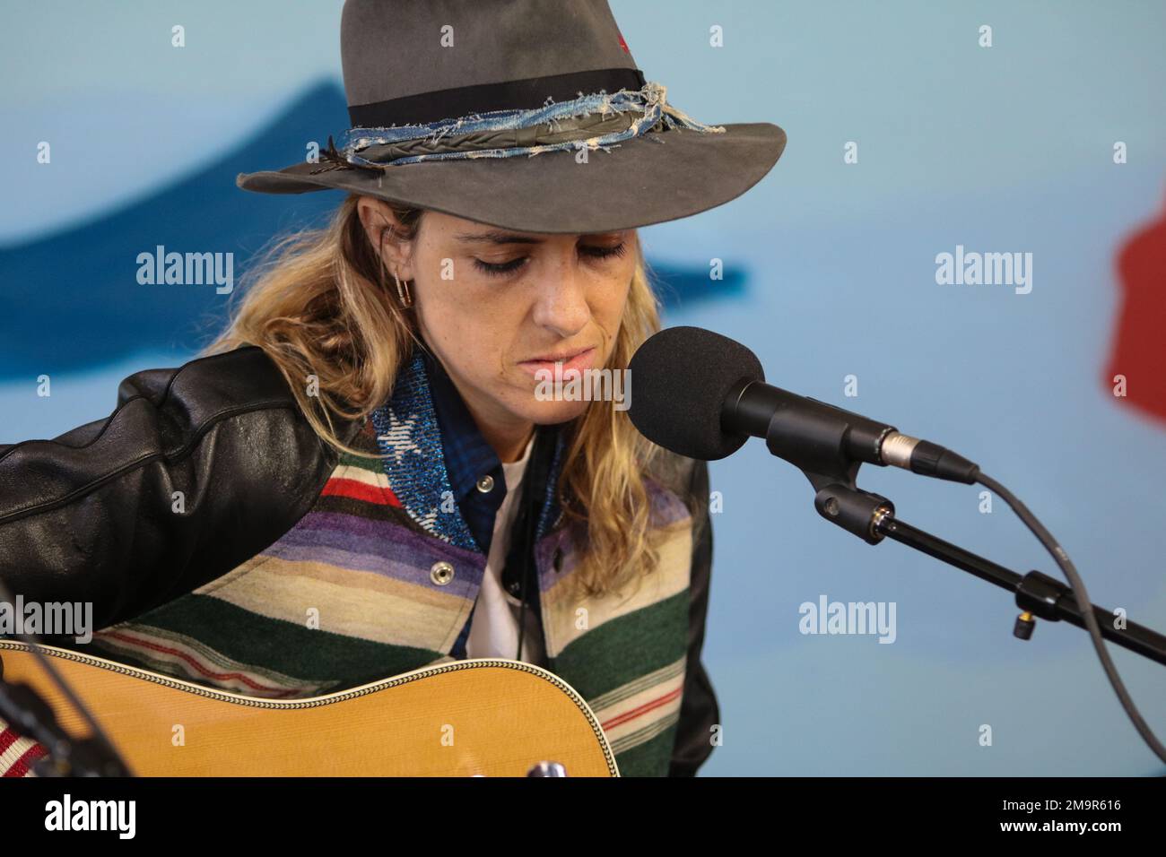 Samantha ronson of ocean park standoff hi-res stock photography and ...