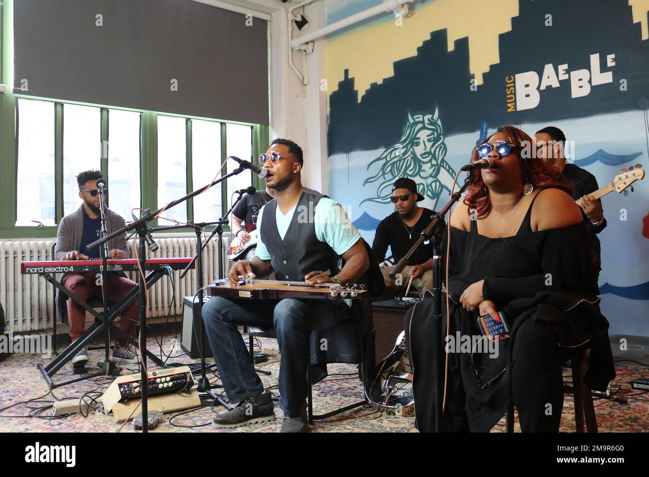 Robert randolph and the family band hi-res stock photography and images ...