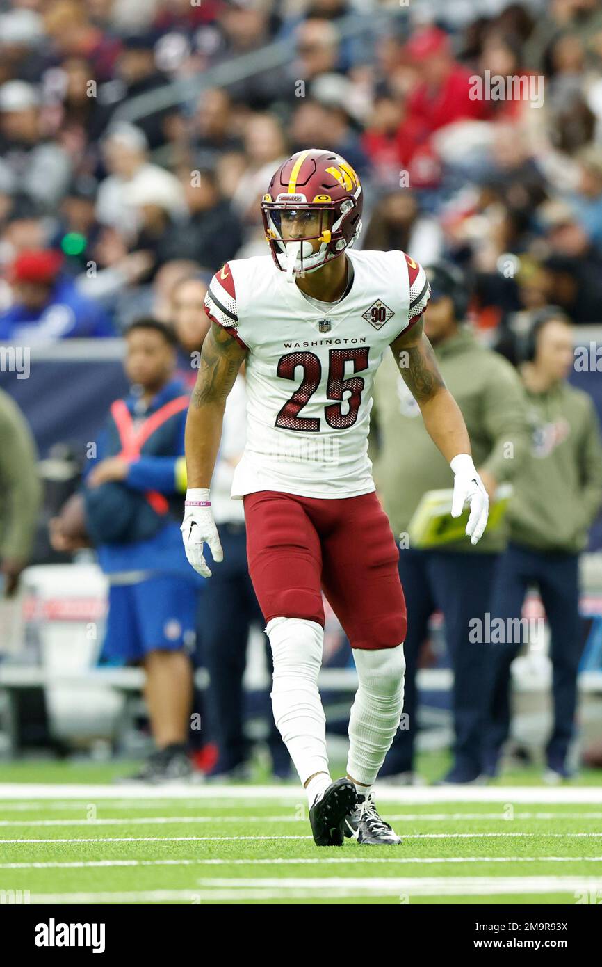 Washington Commanders Defensive Back Benjamin St.-Juste (25) Lines Up ...