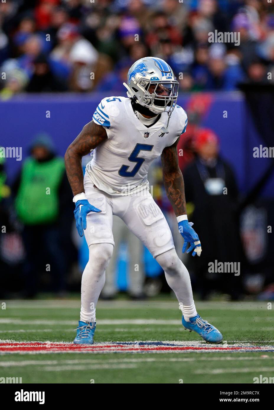 Detroit Lions safety DeShon Elliott (5) defends against the New York
