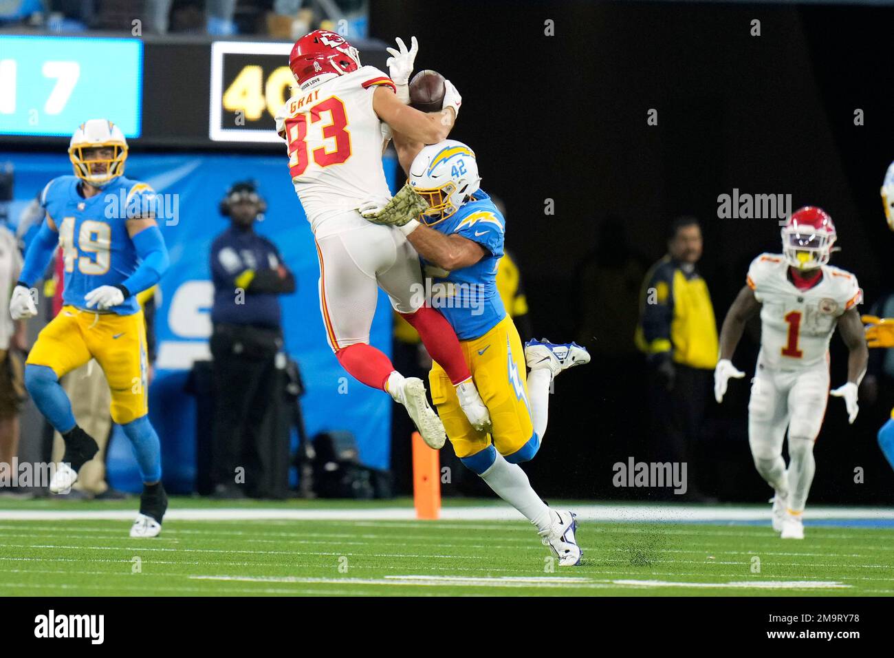 Los Angeles Chargers linebacker Troy Reeder (42) against the Kansas City  Chiefs in an NFL football game, Sunday, Nov. 20, 2022, in Inglewood, Calif.  Chiefs won 30-27. (AP Photo/Jeff Lewis Stock Photo - Alamy