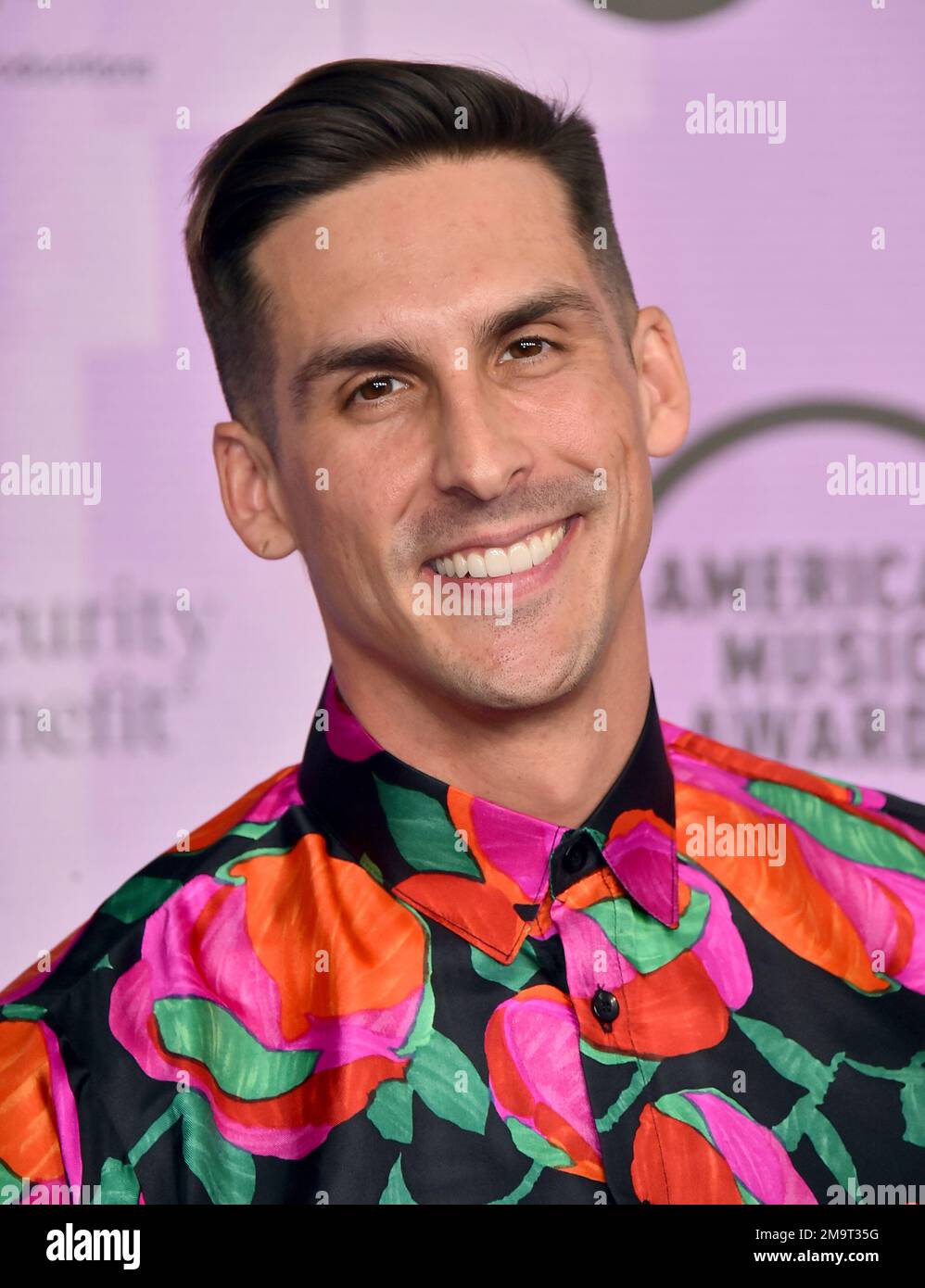 Cody Rigsby arrives at the American Music Awards on Sunday, Nov. 20