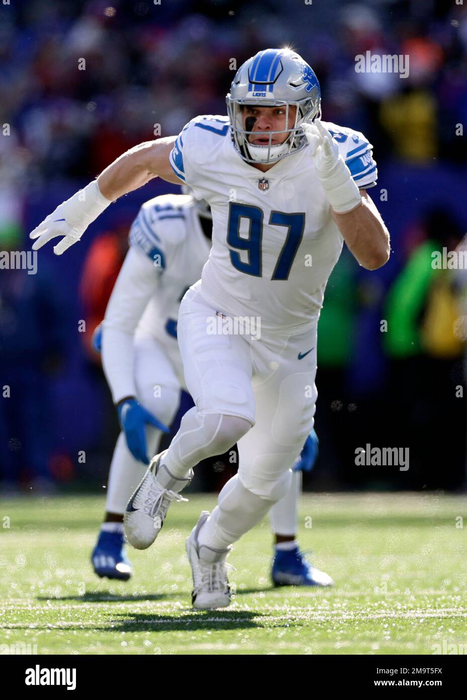 Detroit Lions defensive end Aidan Hutchinson (97) defends against the ...