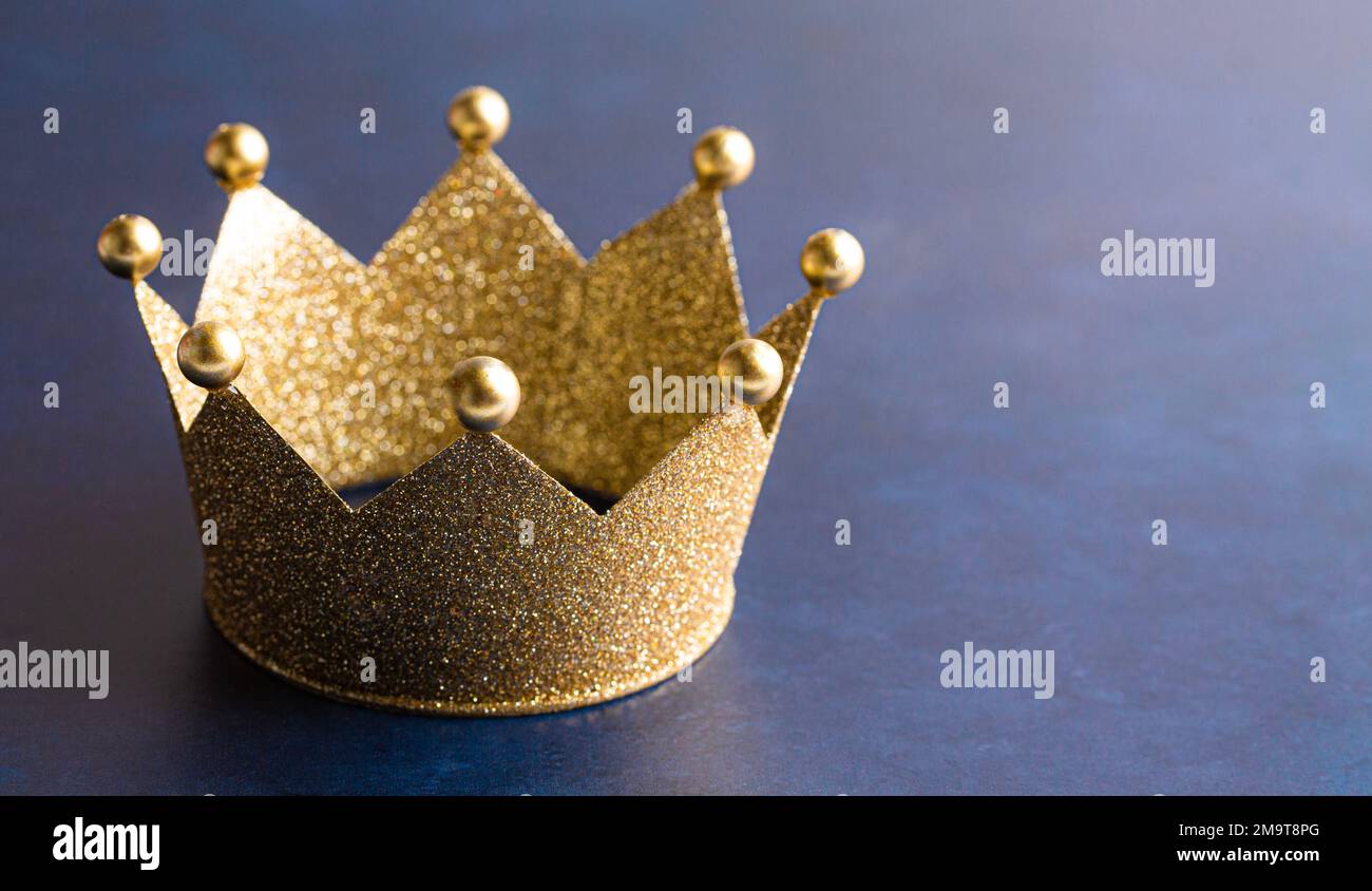 Corona tiara hi-res stock photography and images - Alamy, image size:1300x844