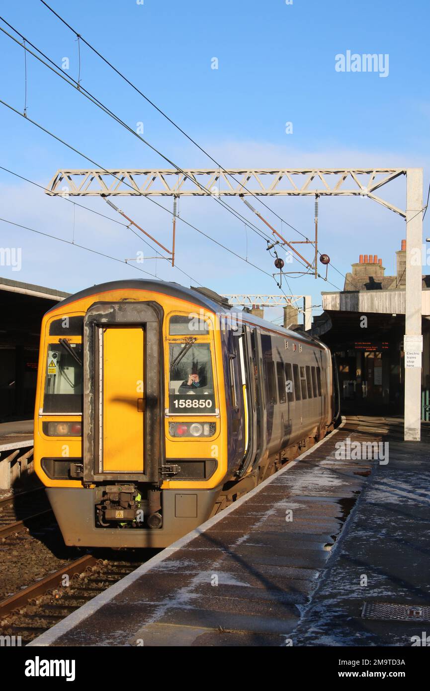 Northern trains class 158 express sprinter dmu 185580 in Carnforth station, platform 1 with passenger service to Morecambe on 18th January 2023. Stock Photo