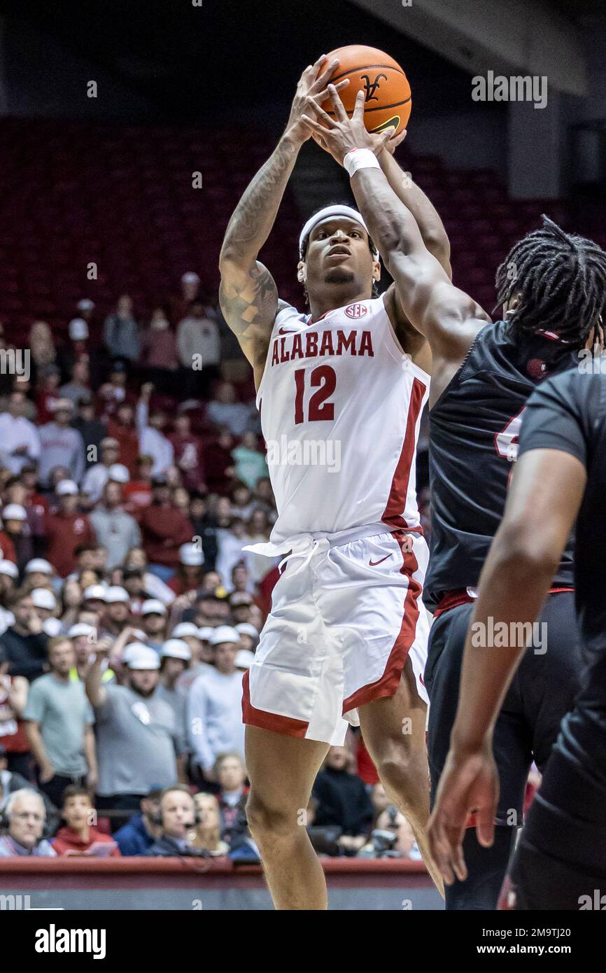 Alabama guard Delaney Heard (12) shoots a jumpshot over Jacksonville