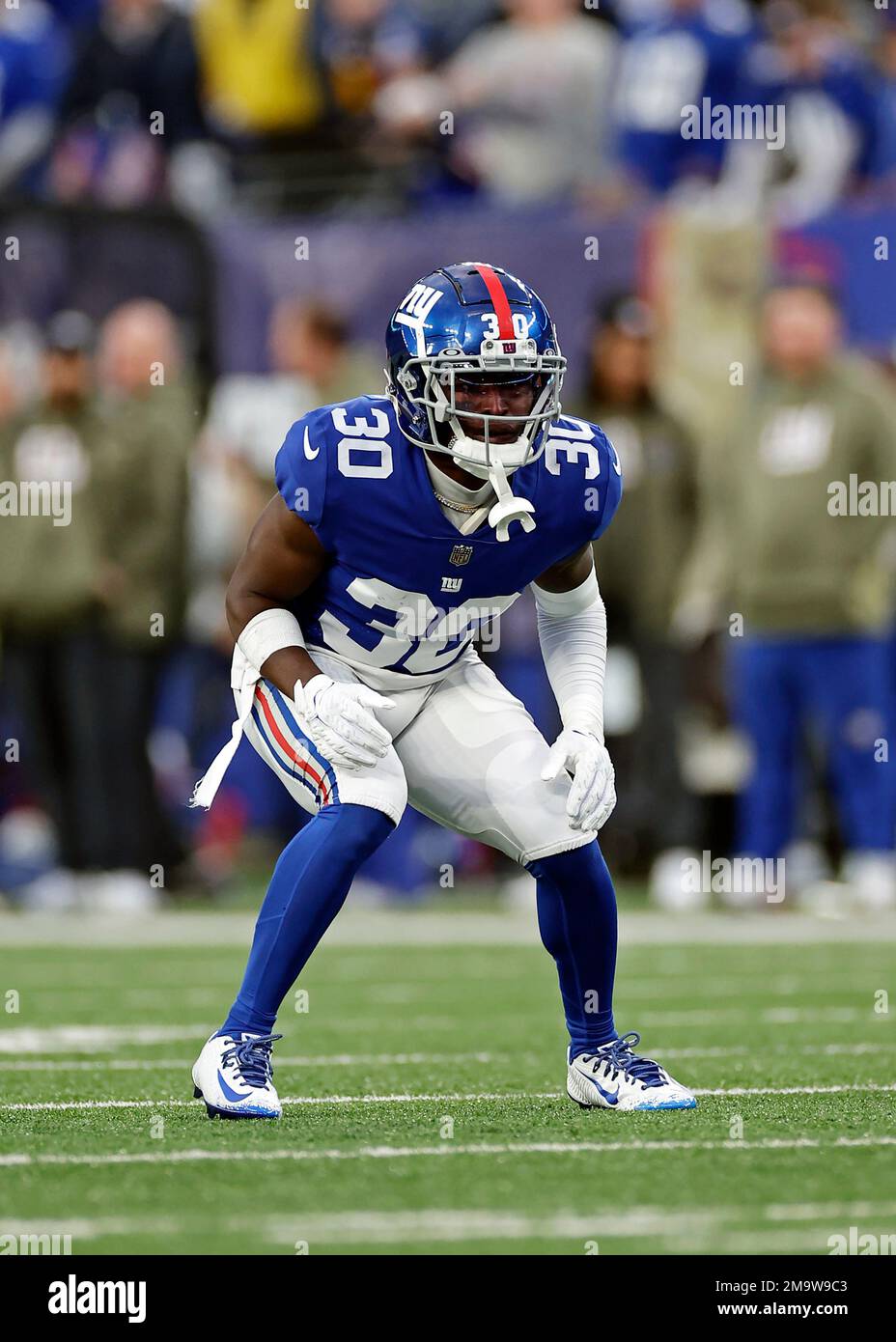 New York Giants cornerback Darnay Holmes (30) defends against the