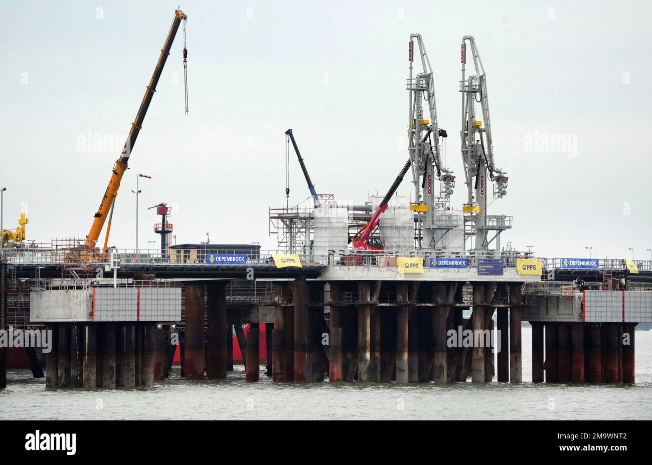 Exterior view of the construction site of the 'Uniper' LNG (Liquefied ...