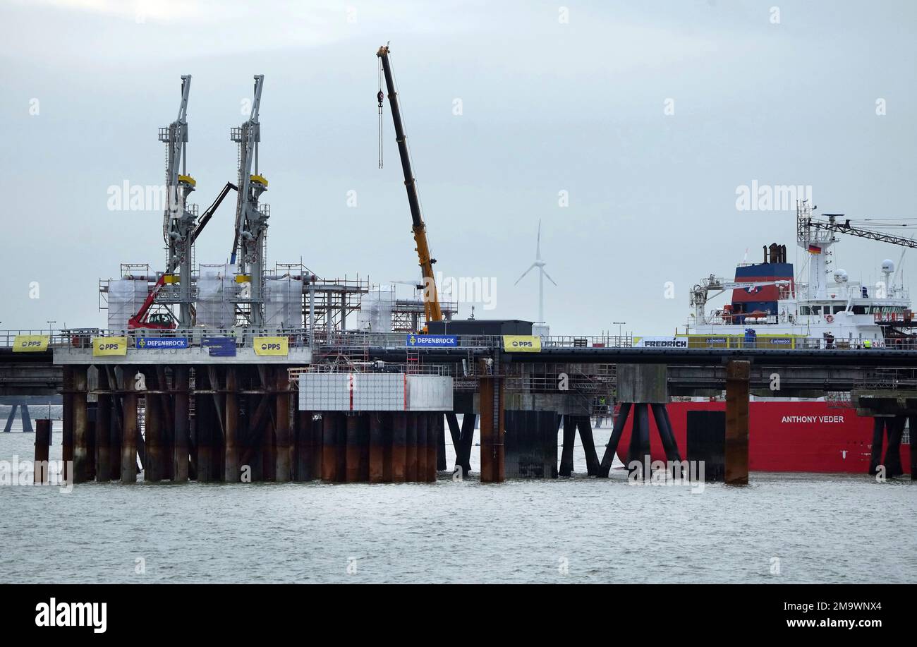 The LPG tanker 'Coral Parensis' is anchored at the construction site of ...