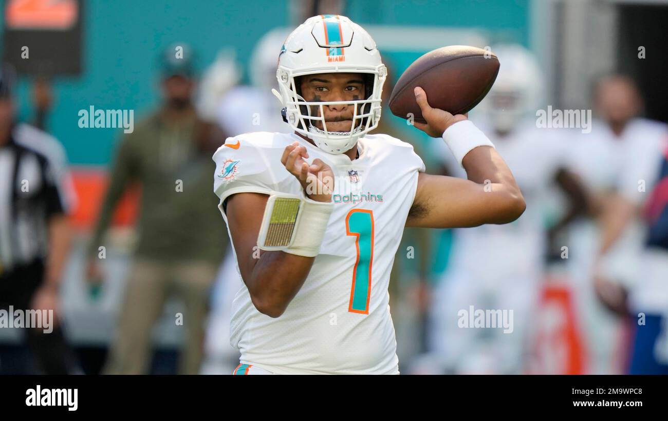 Miami Dolphins quarterback Tua Tagovailoa (1) aims a pass during the