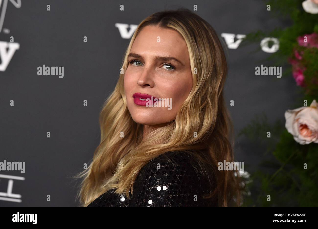 Sara Foster arrives at the 2022 Baby2Baby Gala on Saturday, Nov. 12