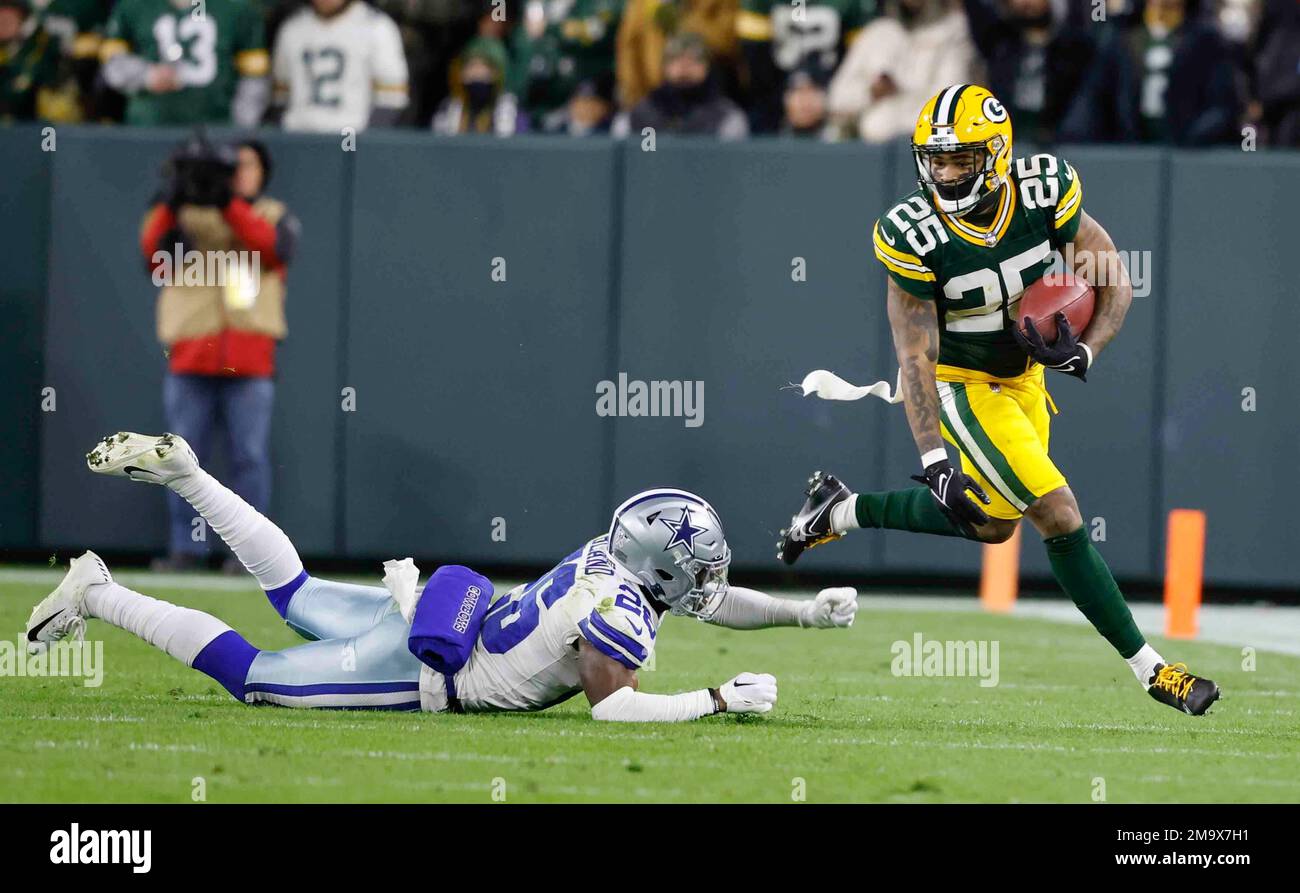 Green Bay Packers cornerback Keisean Nixon (25) on the sidelines during an  NFL football game Sunday, Oct. 2, 2022, in Green Bay, Wis. (AP  Photo/Jeffrey Phelps Stock Photo - Alamy