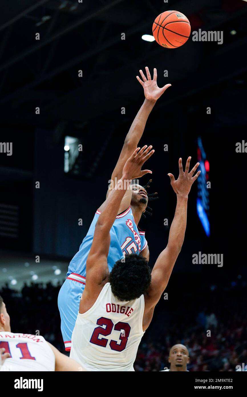 Dayton forward DaRon Holmes II (15) shoots over SMU forward Efe Odigie ...