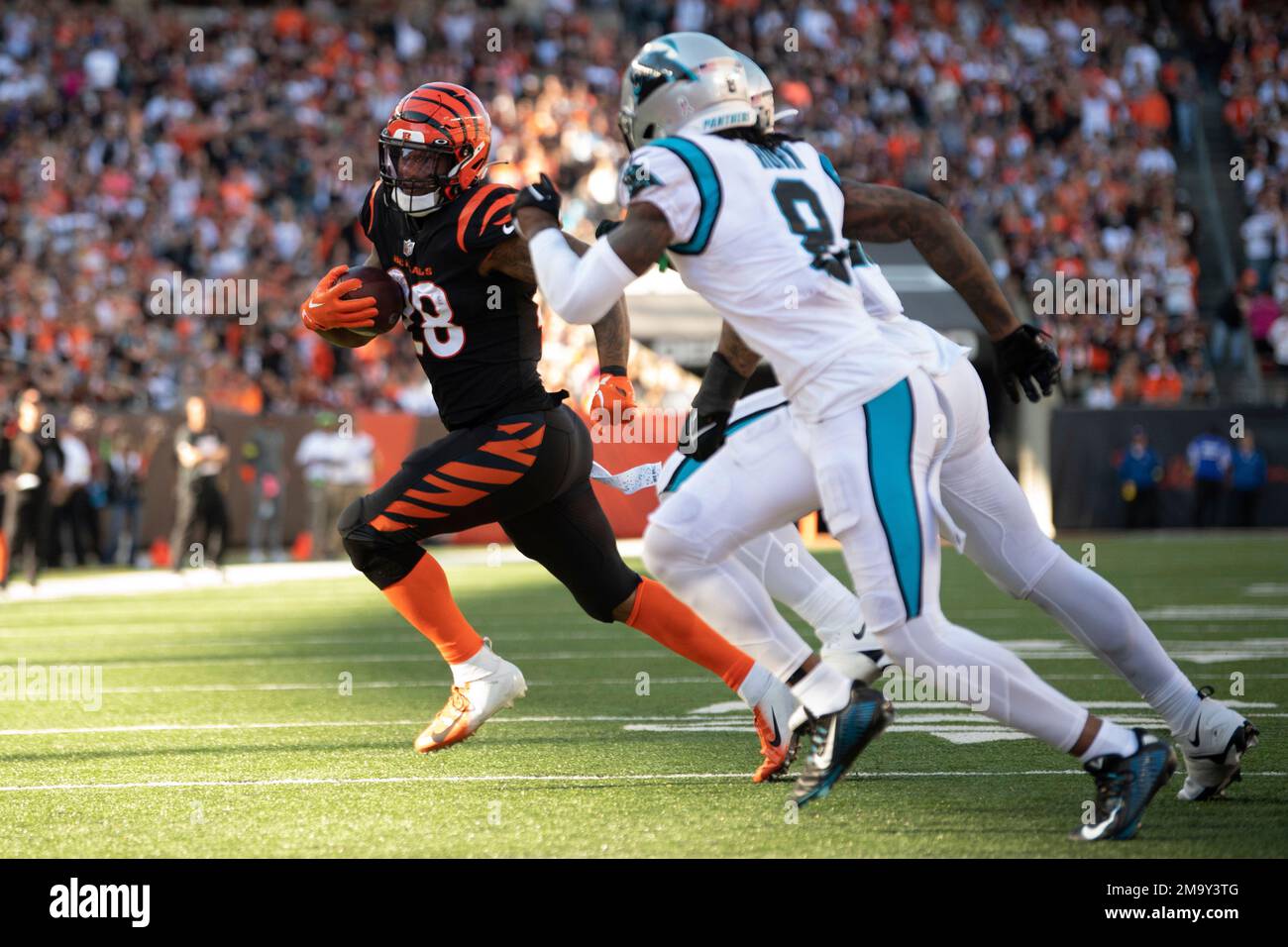 Cincinnati Bengals Rb Joe Mixon Tackled Editorial Stock Photo - Stock Image