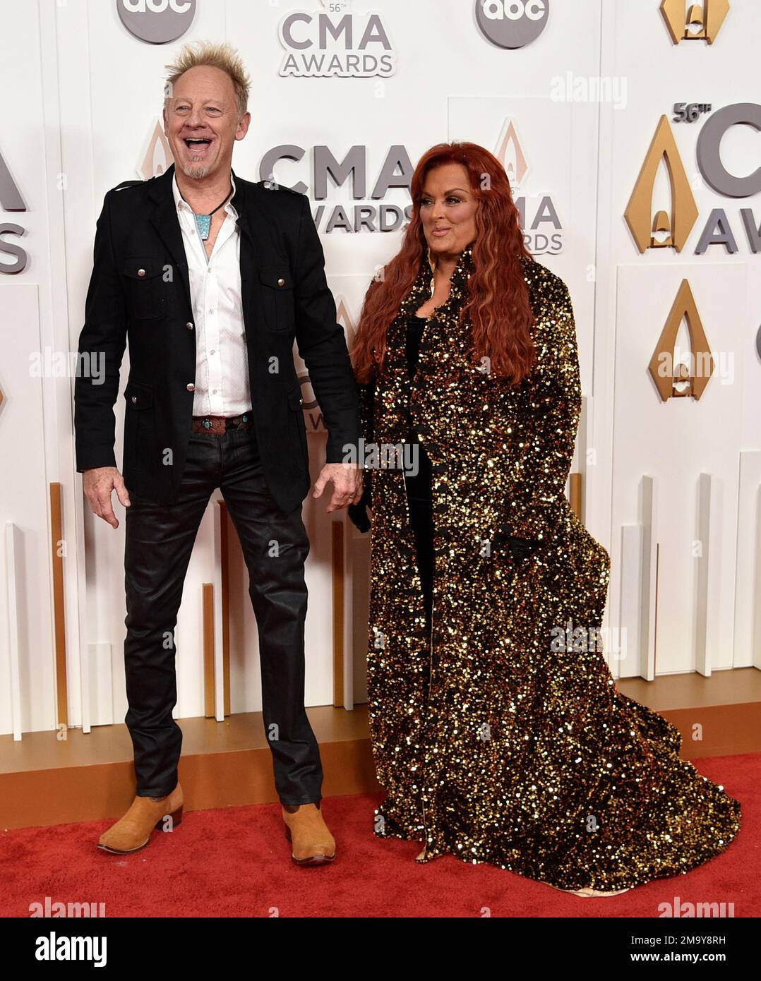 Cactus Moser, left, and Wynonna Judd arrive at the 56th Annual CMA