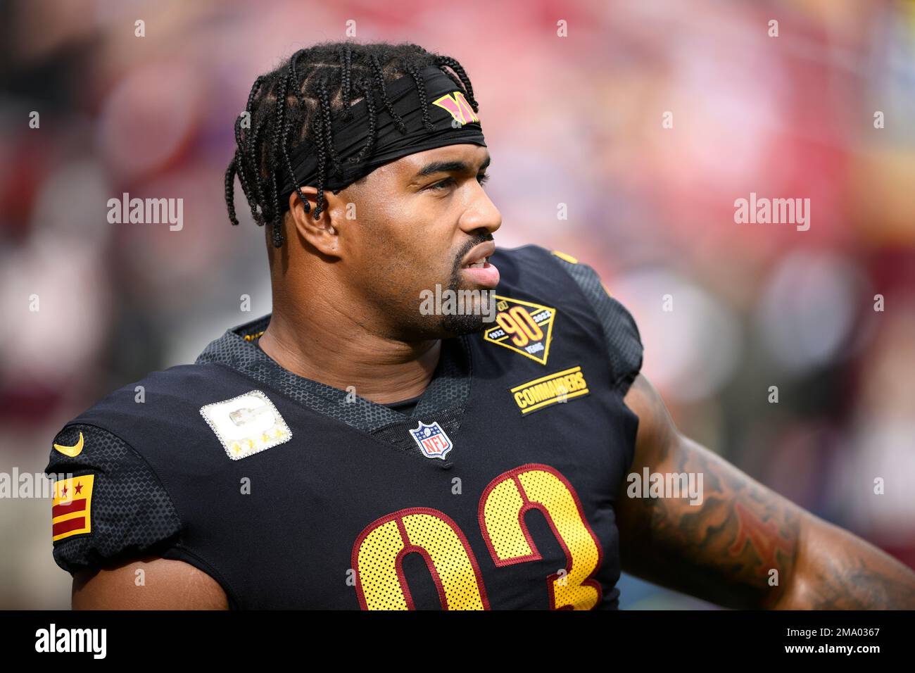 Washington Commanders defensive tackle Jonathan Allen (93) looks on before  a NFL football game against the Philadelphia Eagles, Sunday, Sept. 25,  2022, in Landover, Md. (AP Photo/Nick Wass Stock Photo - Alamy