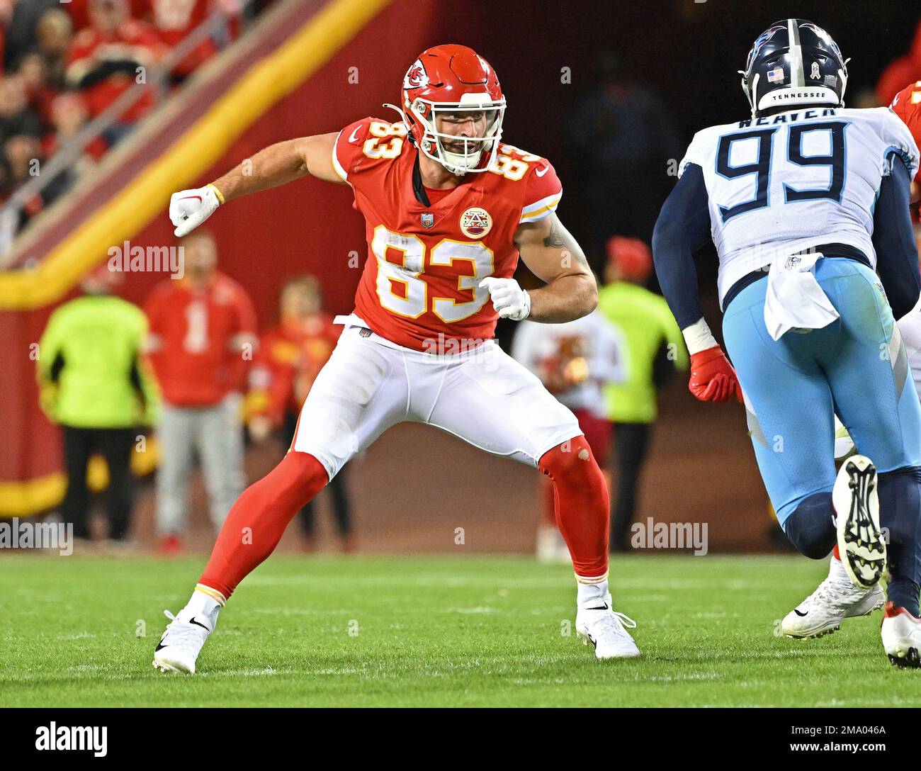 Kansas City Chiefs tight end Noah Gray (83) gets set to block Tennessee