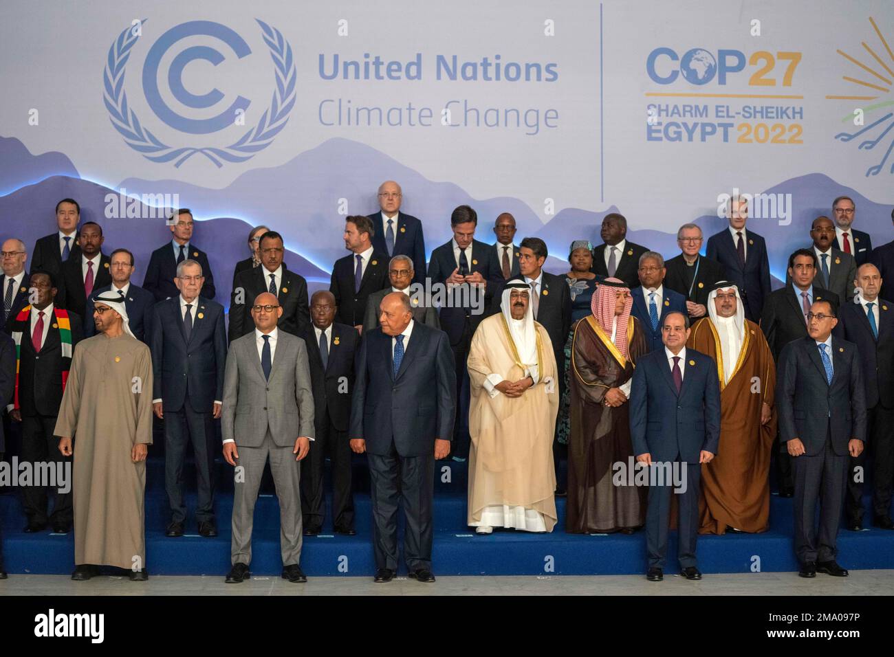 Leaders prepare themselves for a group photo at the COP27 U.N. Climate ...