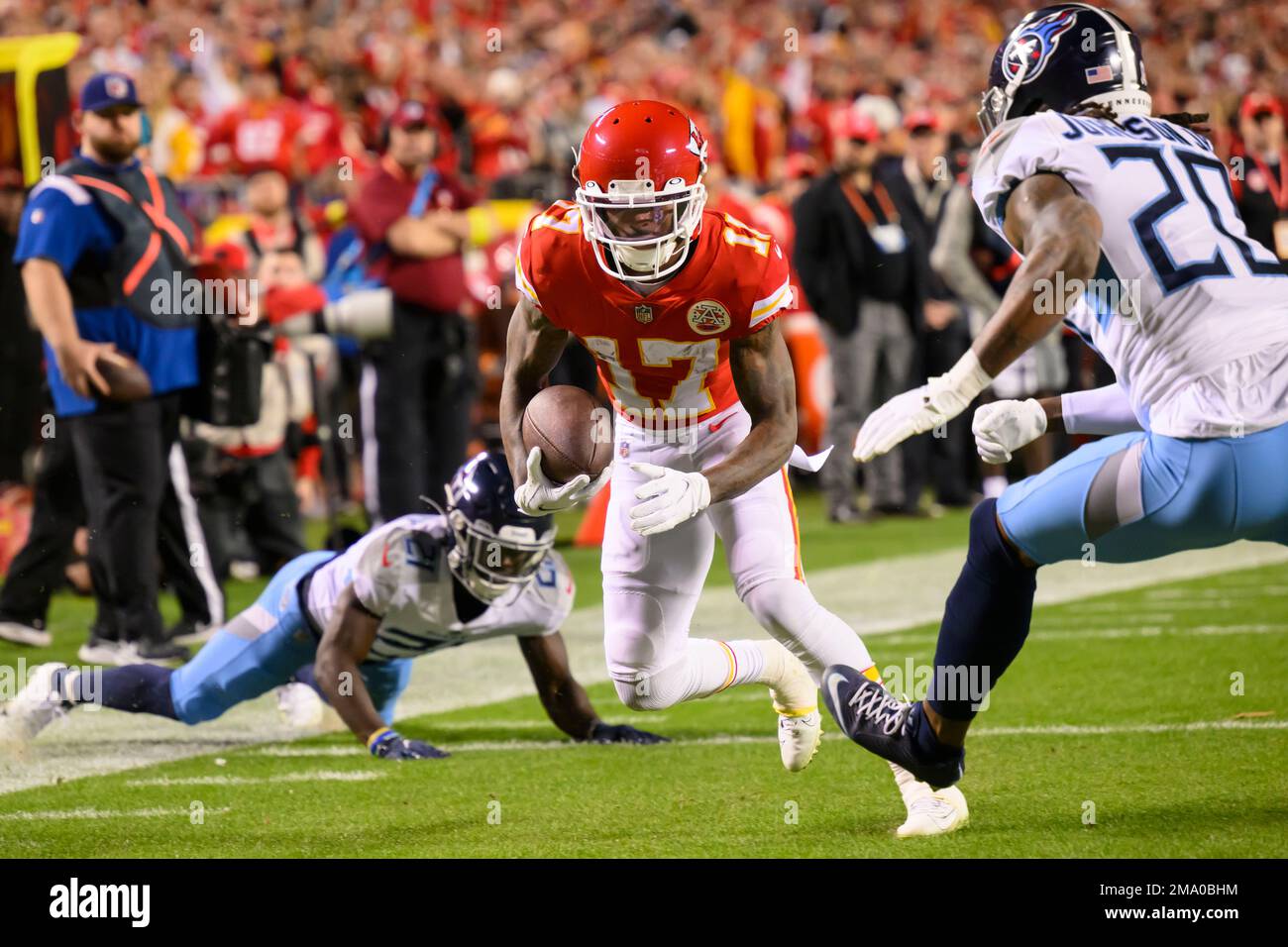 VIDEO: Mecole Hardman Showing Up to Chiefs-Titans Game as the