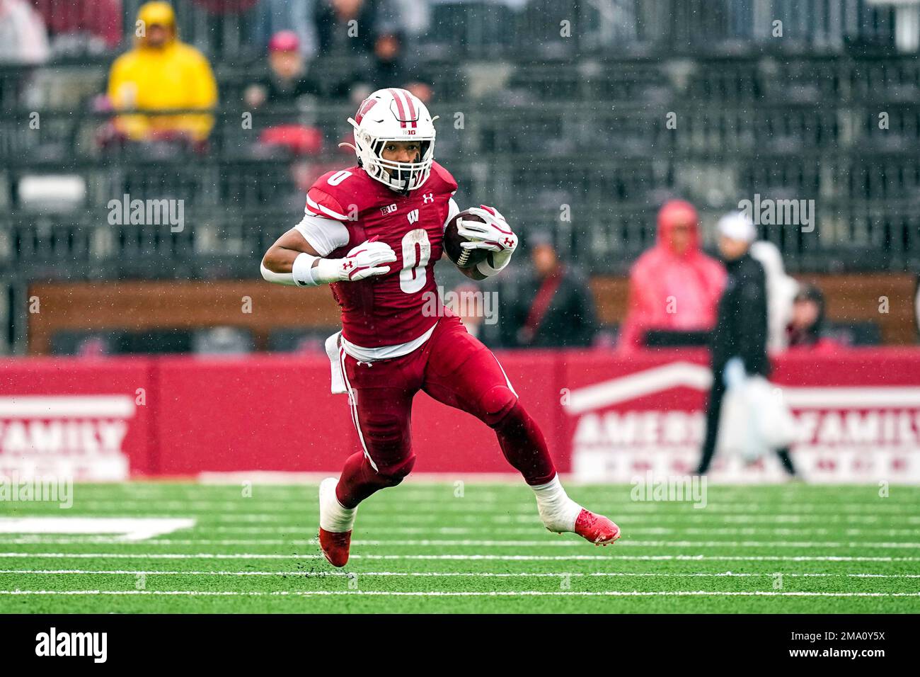 Wisconsin running back Braelon Allen (0) runs during the first half of