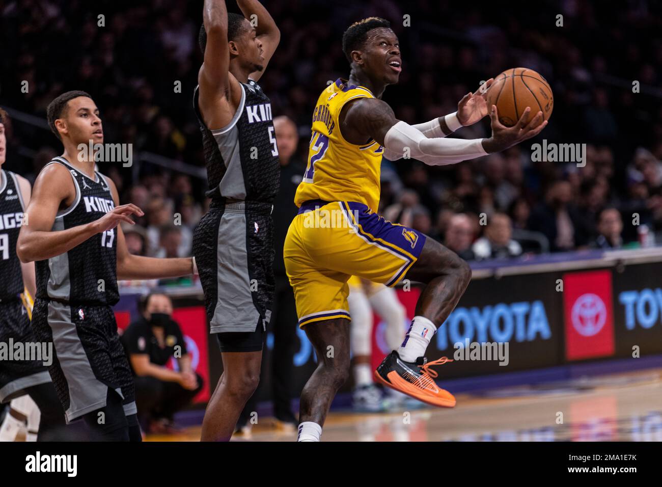 Los Angeles, USA. 18th Jan, 2023. National basketball player Dennis Schröder (right) in action during the NBA game of the Los Angeles Lakers against the Sacramento Kings. Credit: Maximilian Haupt/dpa/Alamy Live News Stock Photo