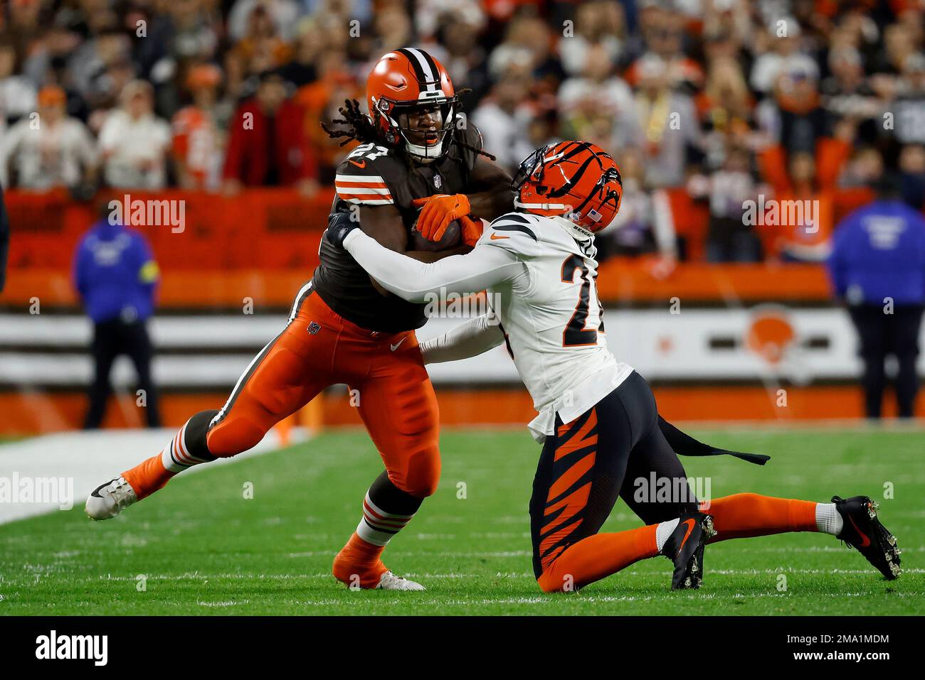 Cincinnati Bengals safety Vonn Bell (24) runs for the play during