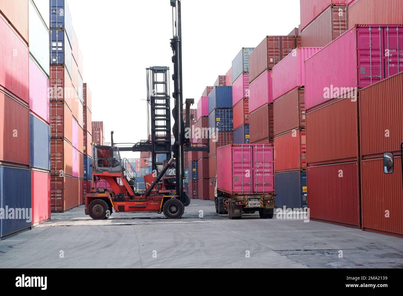 Container forklifts and container lift trucks in the container yard