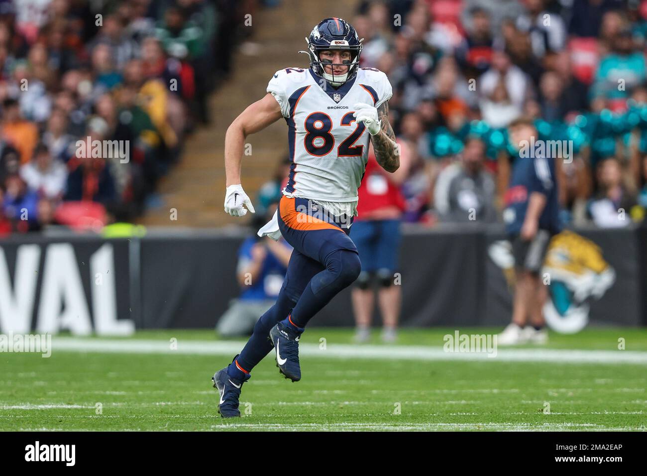 Denver Broncos tight end Eric Saubert (82) runs the field on a kickoff ...