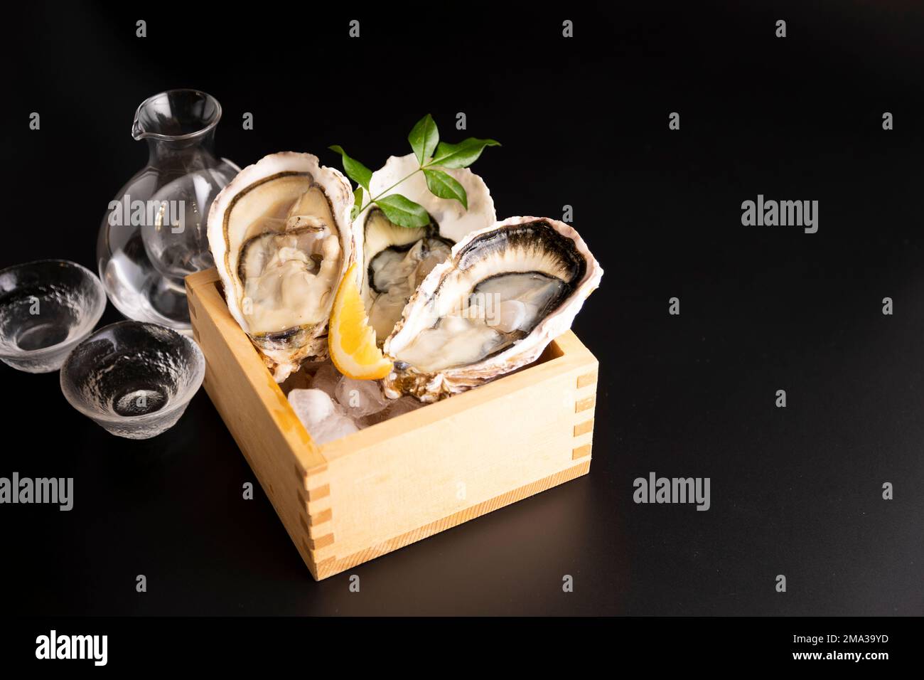 How to eat oysters Japanese style Stock Photo Alamy