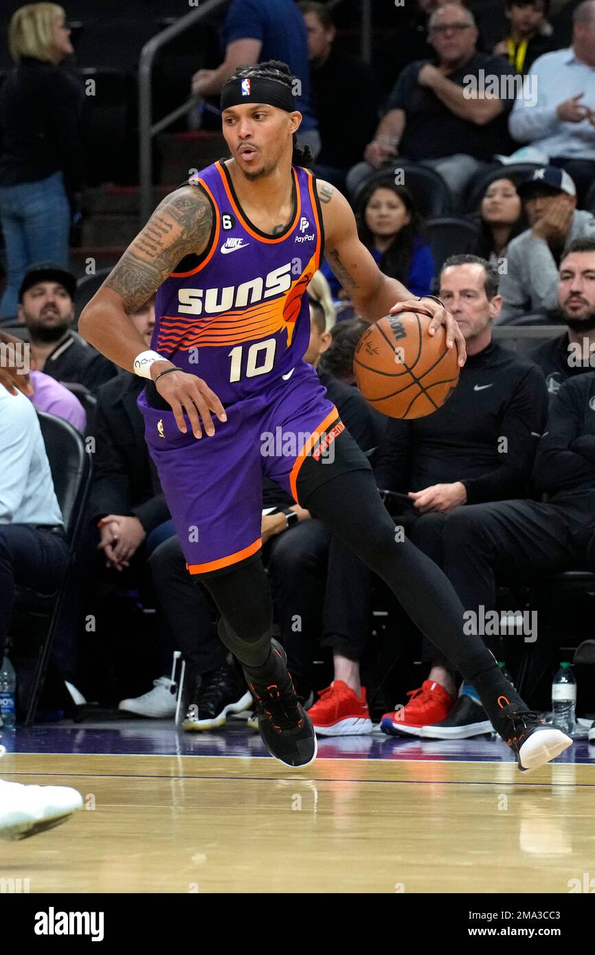 Phoenix Suns guard Damion Lee (10) during the first half of an NBA  basketball game against the Golden State Warriors, Tuesday, Oct. 25, 2022,  in Phoenix. (AP Photo/Rick Scuteri Stock Photo - Alamy