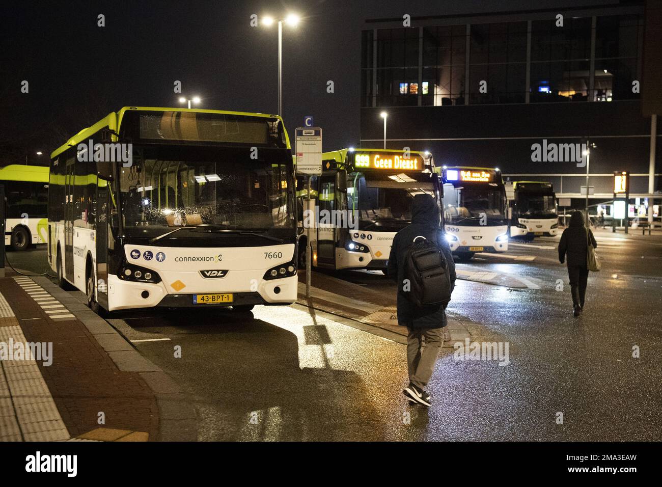 BEVERWIJK - Travelers at the bus station. Thousands of bus drivers, drivers and conductors in regional transport will stop working on Thursday and Friday. ANP OLAF KRAAK netherlands out - belgium out Stock Photo