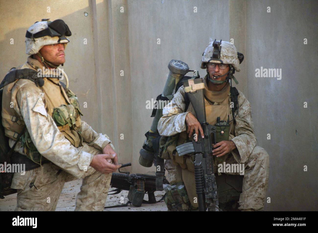 041110-M-2789C-012. Base: Fallujah State: Al Anbar Country: Iraq (IRQ) Stock Photo