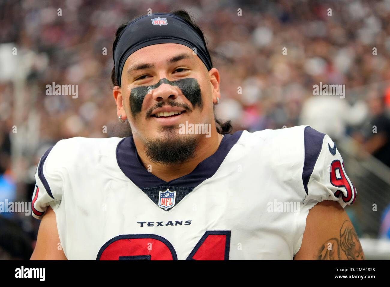 Houston Texans defensive tackle Roy Lopez (91) in between plays during