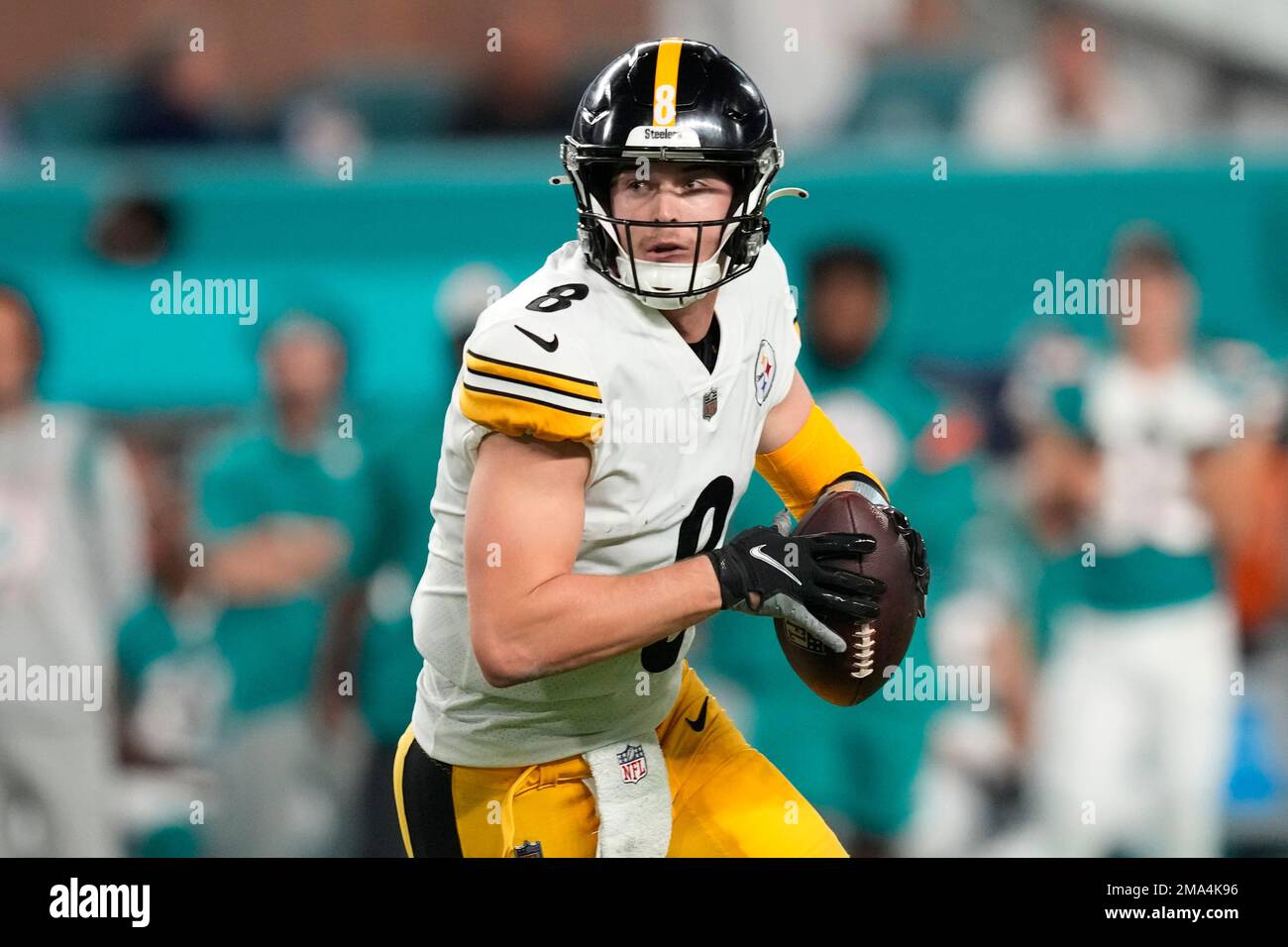 Pittsburgh Steelers quarterback Kenny Pickett (8) aims a pass during ...