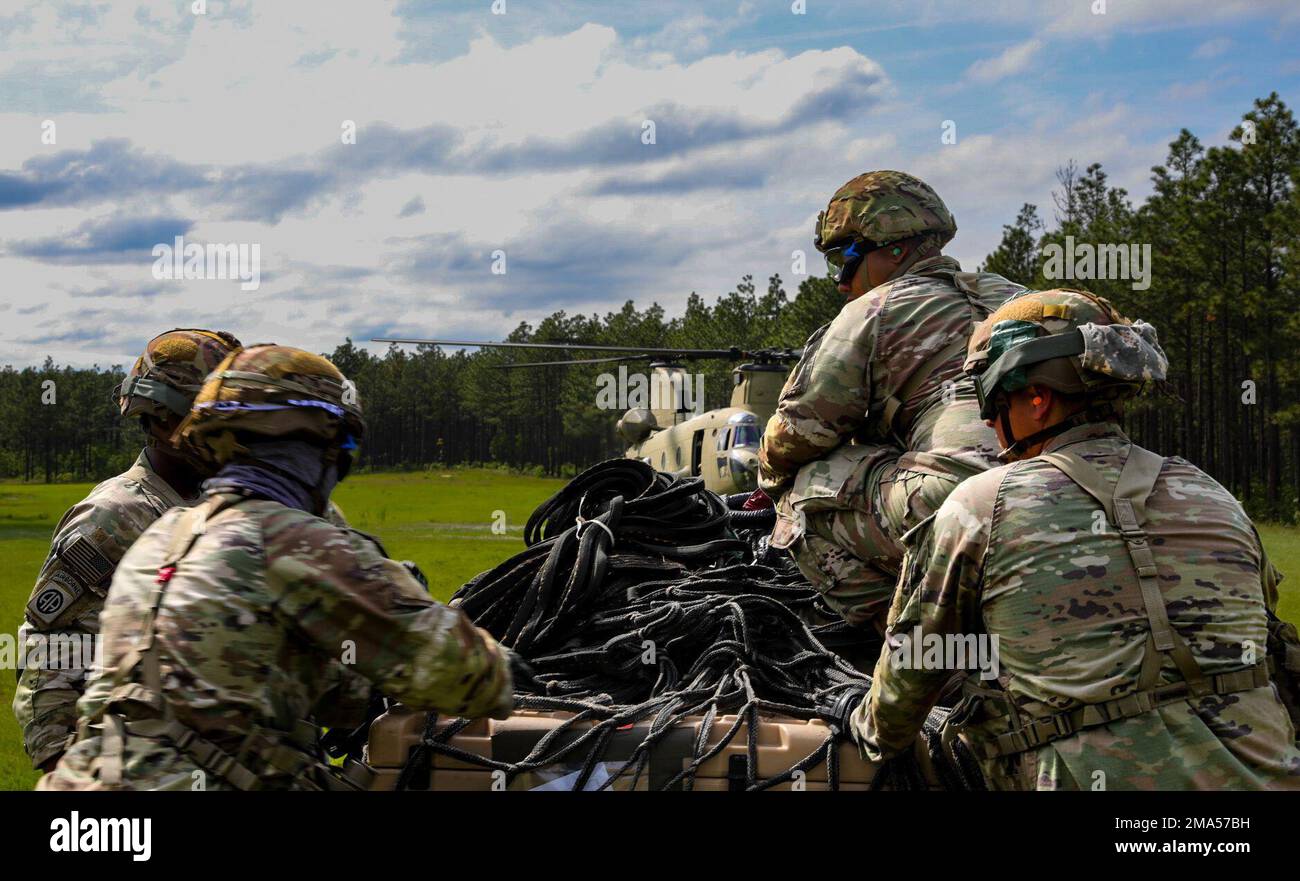 Soldiers assigned to Charlie Company, 50th Expeditionary Signal