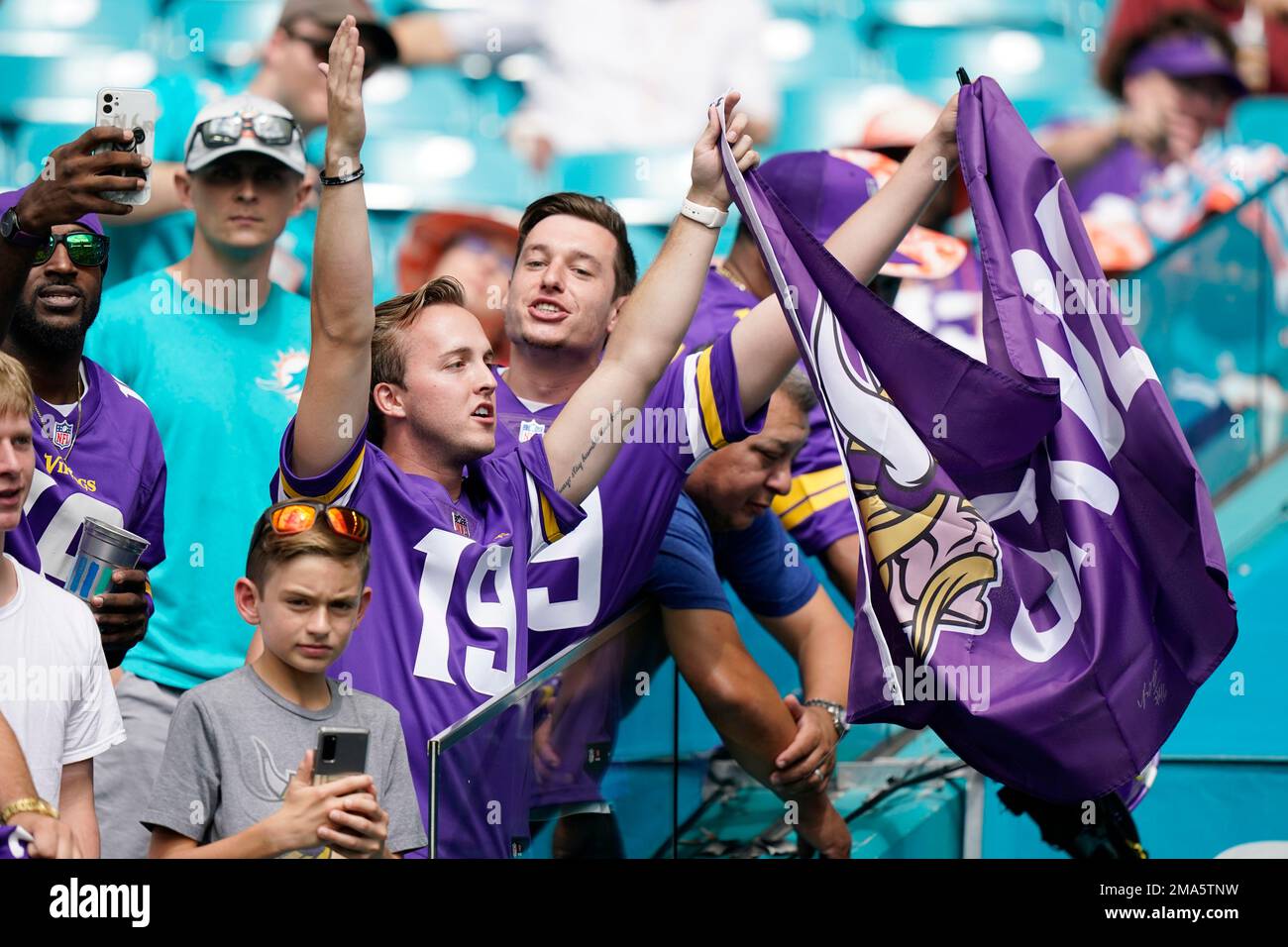 Minnesota Vikings fans cheer before an NFL football game between the Miami  Dolphins and Minnesota Vikings, Sunday, Oct. 16, 2022, in Miami Gardens,  Fla. (AP Photo/Lynne Sladky Stock Photo - Alamy