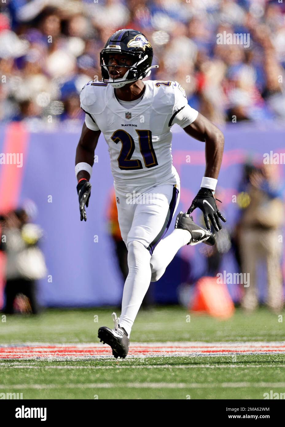 Baltimore Ravens cornerback Brandon Stephens (21) defends against