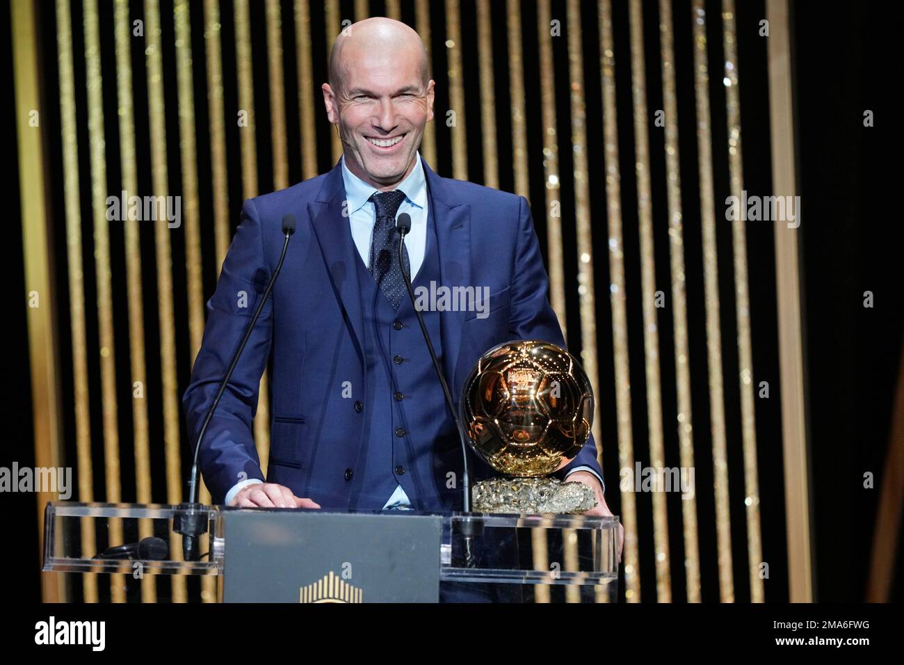 Ballon du Real Madrid signé par Zinédine Zidane | LCS