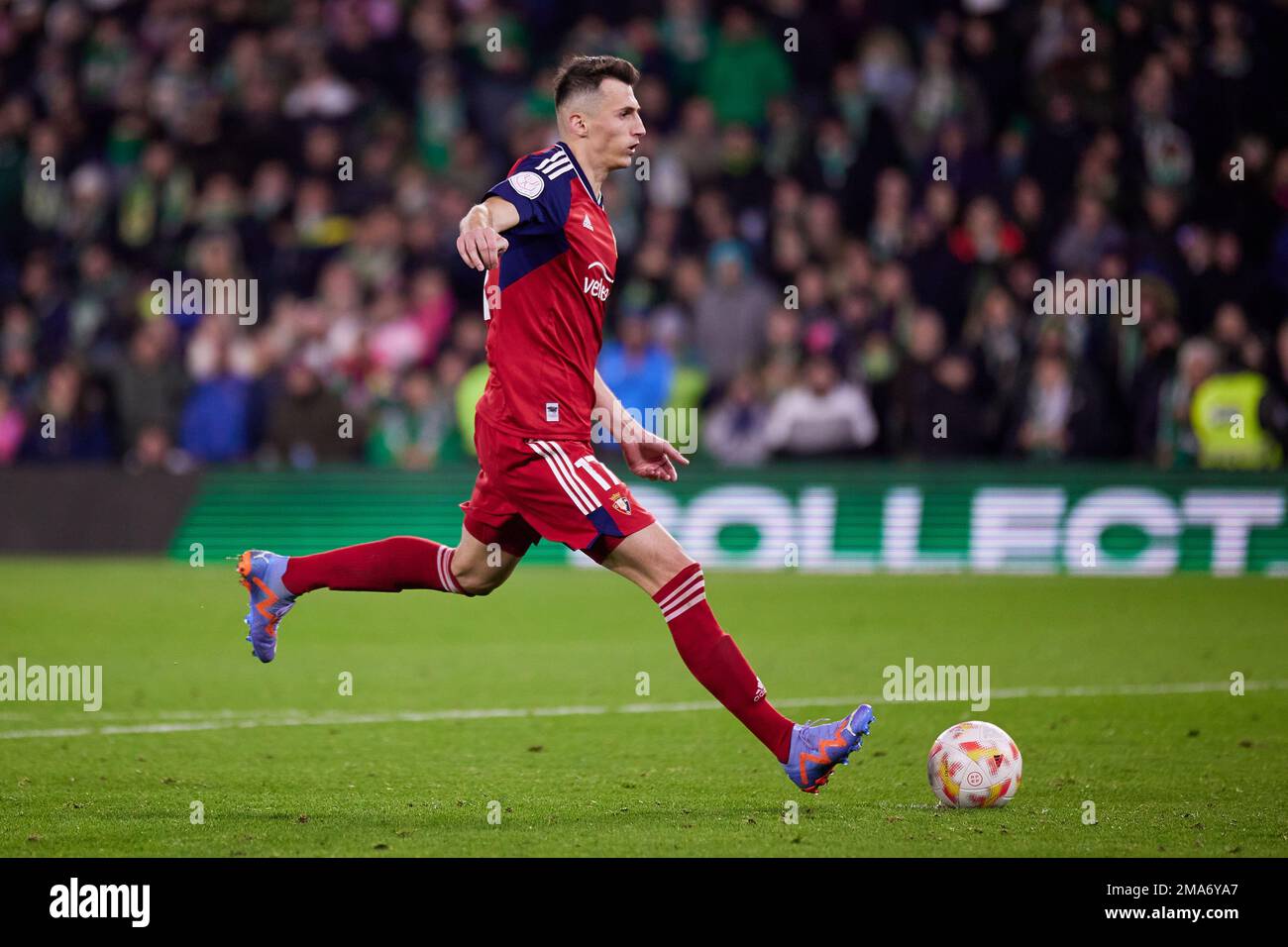 Seville, Spain. 18th Jan, 2023. Ante Budimir (17) of Osasuna scores from  the penaly spot during the Copa del Rey match between Real Betis and Osasuna  at the Estadio Benito Villamarin in