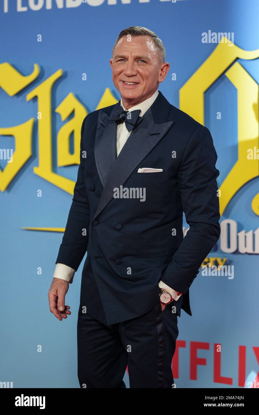 Daniel Craig poses for photographers upon arrival for the premiere of ...
