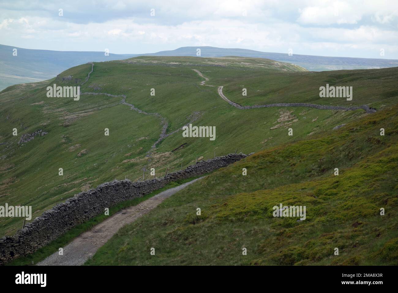 Looking to 'Ten End' from the Pennine Way/West Cam Road near 'Dodd Fell' near Hawes in Wensleydale, Yorkshire Dales National Park, England, UK. Stock Photo