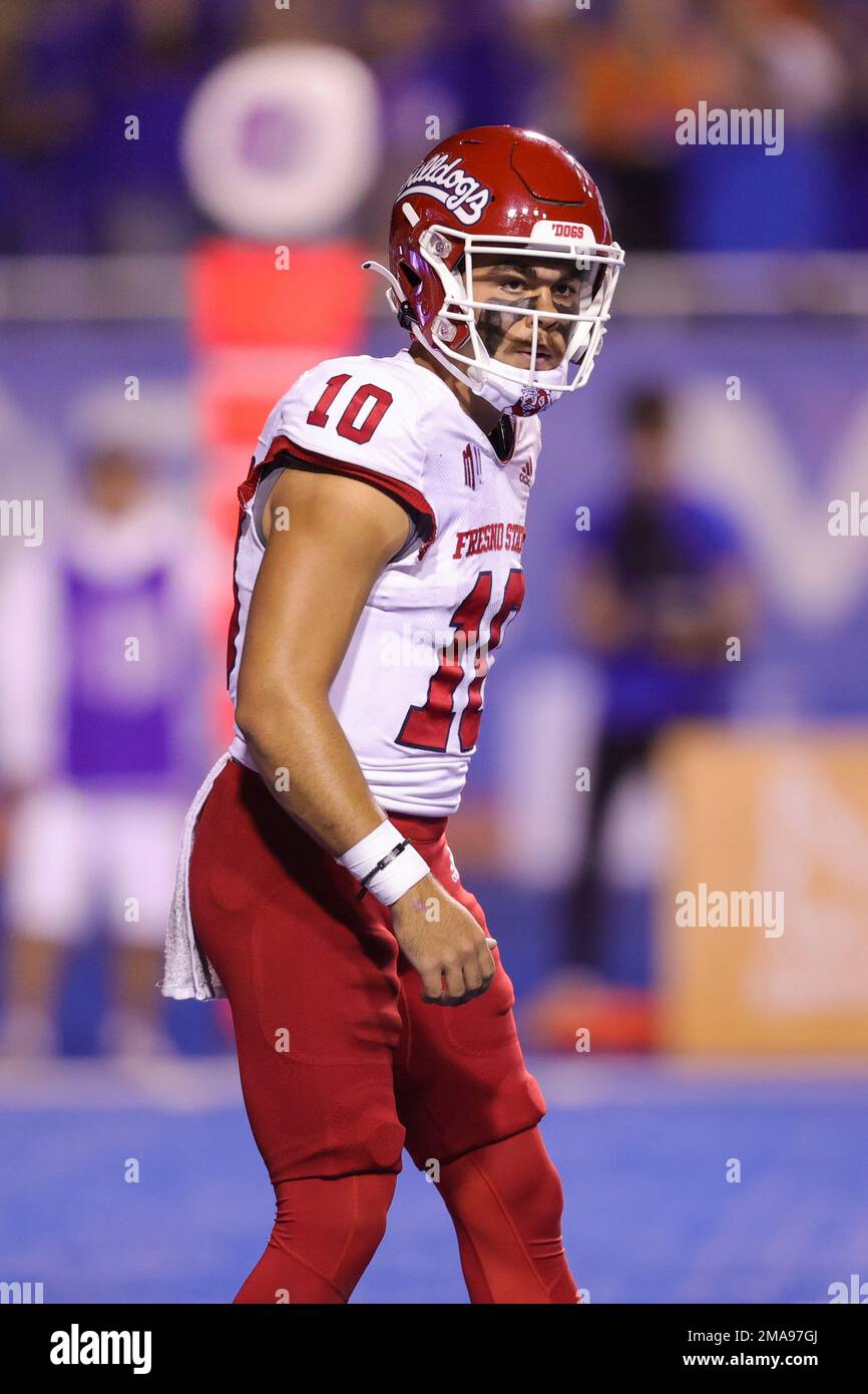 Fresno State quarterback Logan Fife (10) prepares for the snap against Boise State in the first