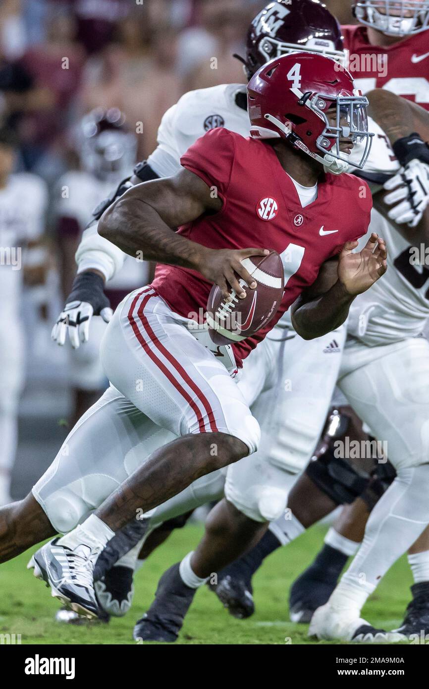 Alabama quarterback Jalen Milroe runs the ball against Texas A&M