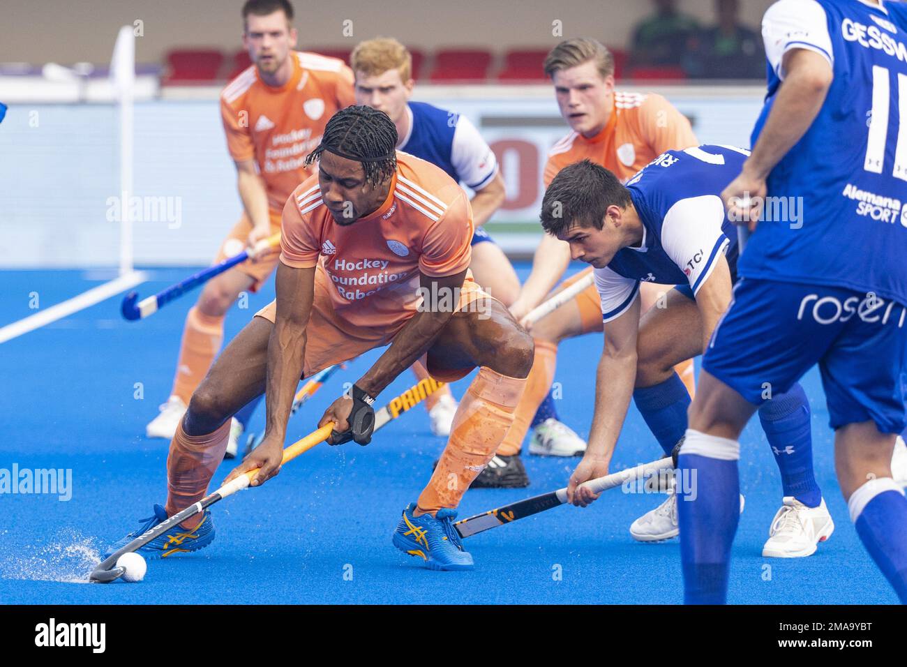 BHUBANESWAR - Goalkeeper Maurits Visser (GK) (NED) during the match Netherlands against Chile at the Hockey World Cup In India. AP WILLEM VERNES Stock Photo