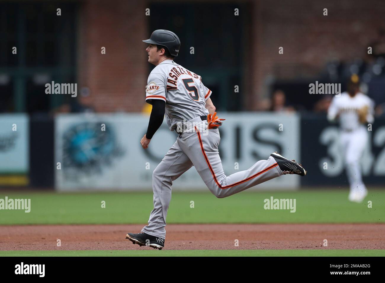 San Francisco Giants' Mike Yastrzemski runs the bases against the San