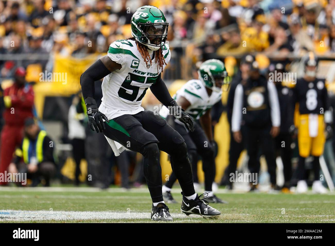 New York Jets linebacker C.J. Mosley (57) looks out before the snap during  an NFL football game against the Cincinnati Bengals, Sunday, Sept. 25,  2022, in East Rutherford, N.J. The Cincinnati Bengals