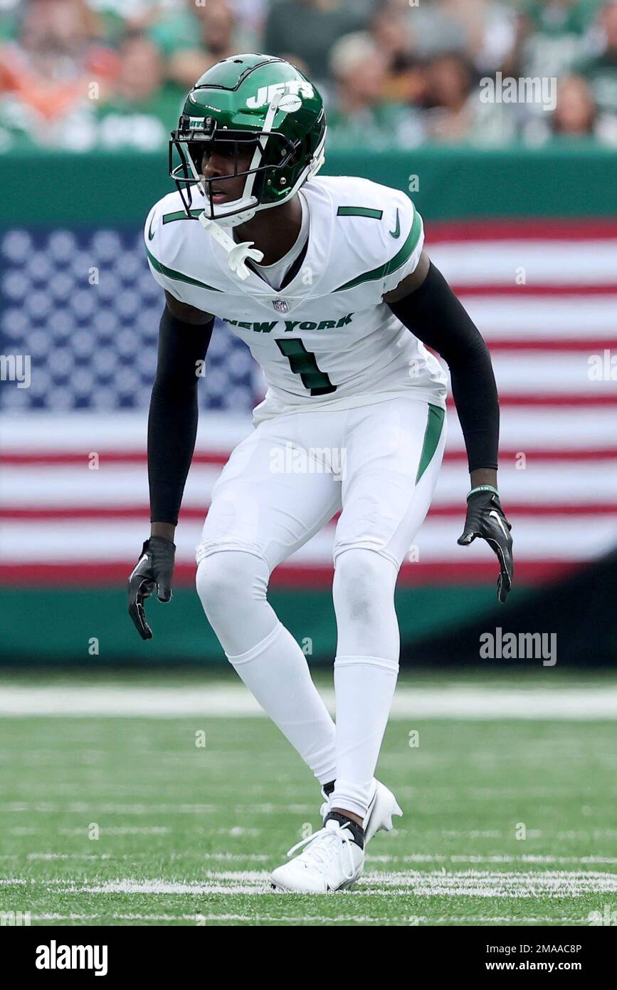 New York Jets cornerback Sauce Gardner (1) in action against the