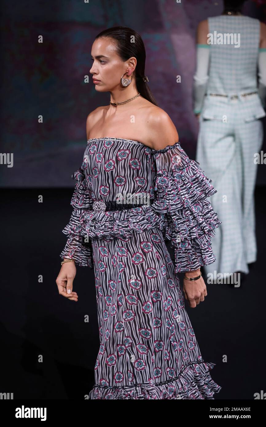 Irina Shayk wears a creation for the Chanel ready-to-wear Spring/Summer  2023 fashion collection presented Tuesday, Oct. 4, 2022 in Paris. (Photo by  Vianney Le Caer/Invision/AP Stock Photo - Alamy