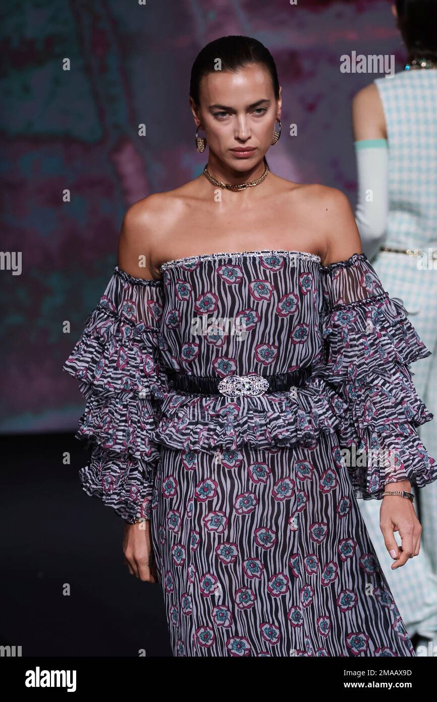Irina Shayk wears a creation for the Chanel ready-to-wear Spring/Summer  2023 fashion collection presented Tuesday, Oct. 4, 2022 in Paris. (Photo by  Vianney Le Caer/Invision/AP Stock Photo - Alamy