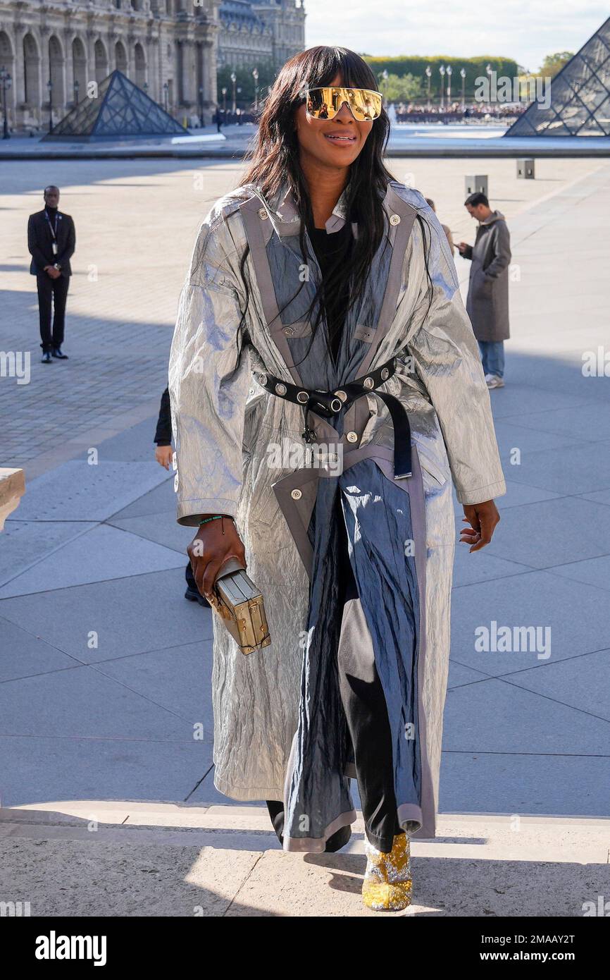 Naomi Campbell arrives for the Louis Vuitton ready-to-wear Spring/Summer  2023 fashion collection presented Tuesday, Oct. 4, 2022 in Paris. (AP  Photo/Francois Mori Stock Photo - Alamy
